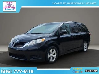 2016 Toyota Sienna LE FWD photo
