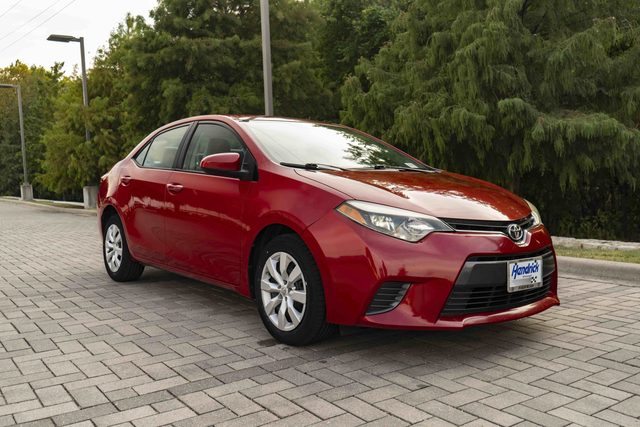 2016 Toyota Corolla LE FWD photo
