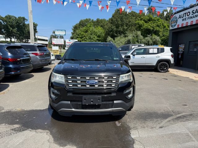2017 Ford Explorer XLT 4WD photo