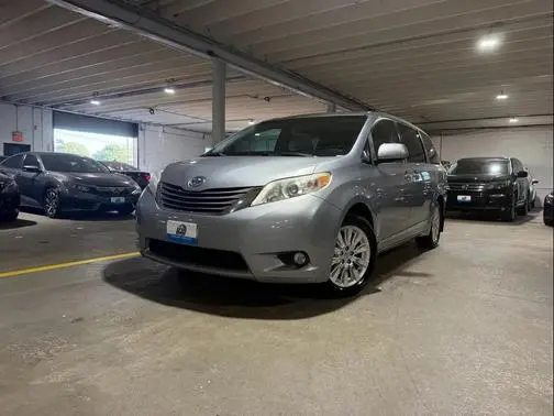 2016 Toyota Sienna XLE Premium AWD photo