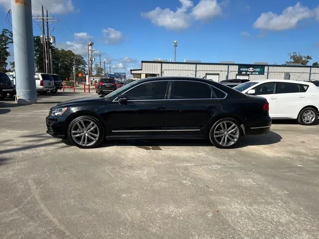 2016 Volkswagen Passat 1.8T R-Line w/Comfort Pkg FWD photo
