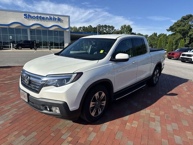 2017 Honda Ridgeline RTL-T FWD photo