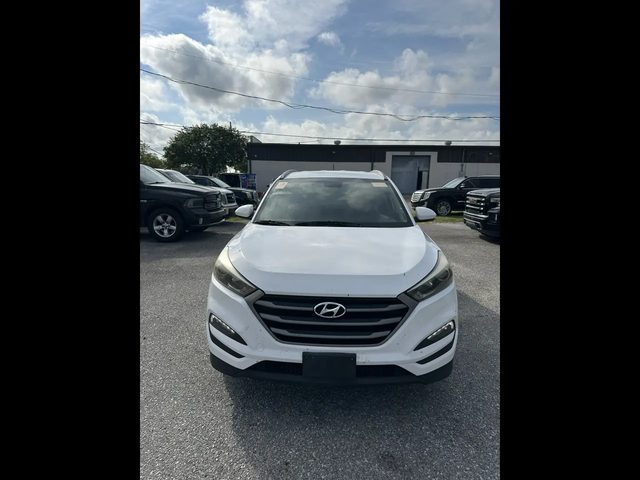 2016 Hyundai Tucson SE AWD photo