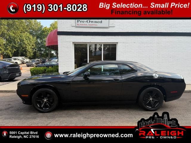 2016 Dodge Challenger SXT RWD photo