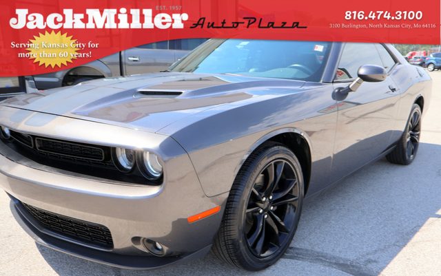 2016 Dodge Challenger SXT Plus RWD photo