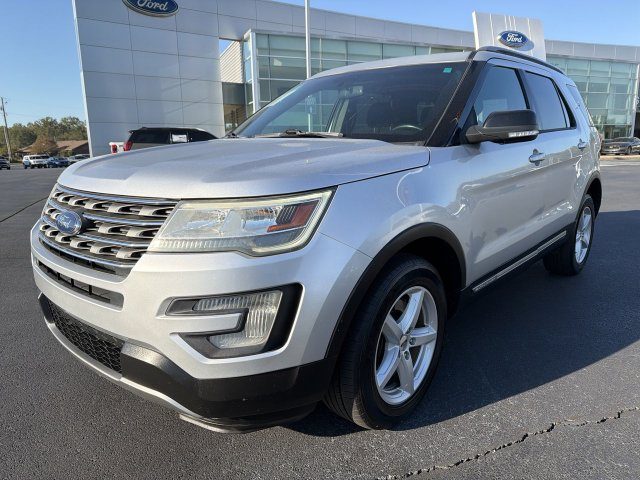 2017 Ford Explorer XLT 4WD photo
