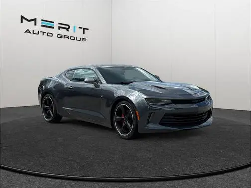 2017 Chevrolet Camaro 1LT RWD photo