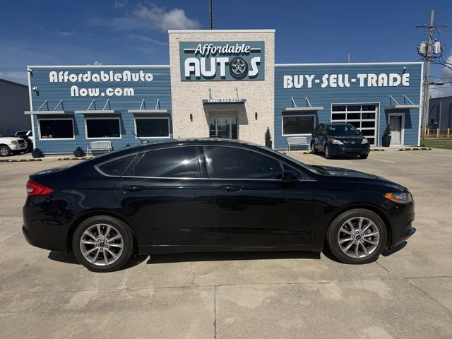 2017 Ford Fusion SE FWD photo