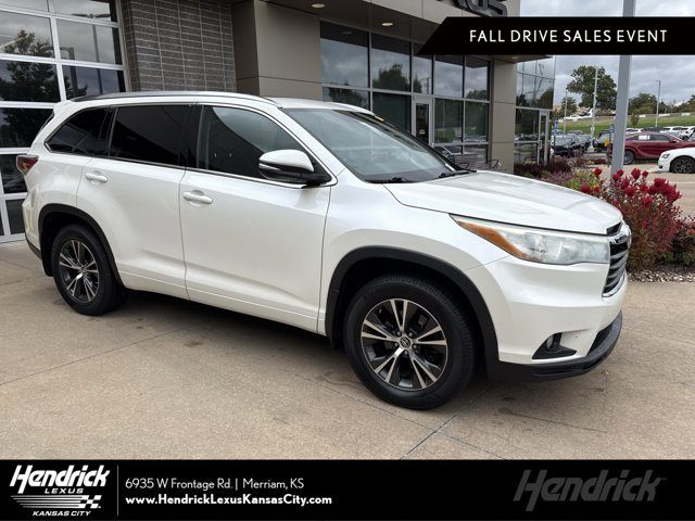 2016 Toyota Highlander XLE AWD photo