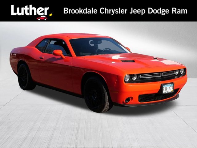2016 Dodge Challenger SXT RWD photo