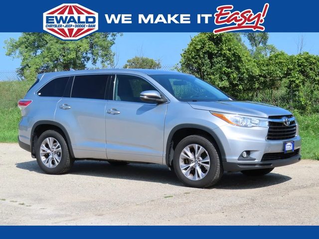 2016 Toyota Highlander LE Plus AWD photo