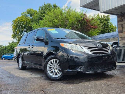 2015 Toyota Sienna XLE FWD photo