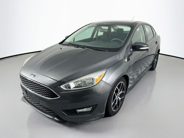 2016 Ford Focus SE FWD photo