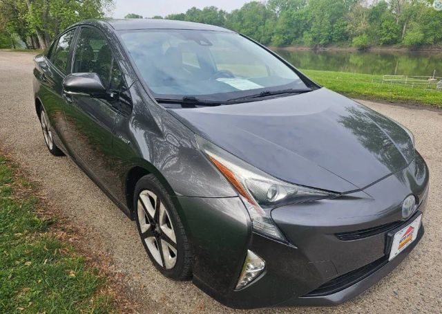 2016 Toyota Prius Four Touring FWD photo