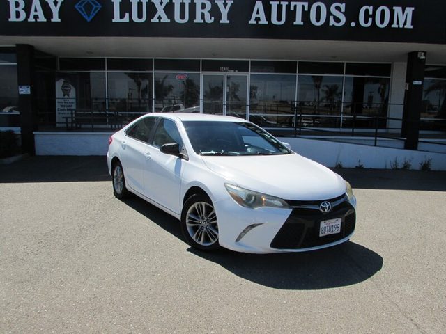 2015 Toyota Camry SE FWD photo