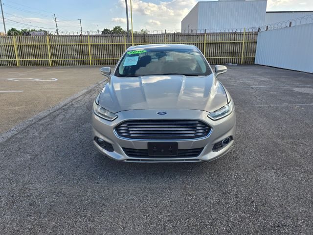 2016 Ford Fusion SE FWD photo