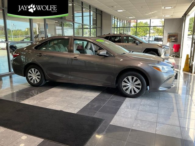 2017 Toyota Camry LE FWD photo
