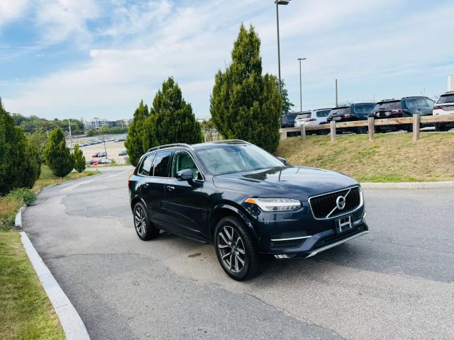 2017 Volvo XC90 Momentum AWD photo
