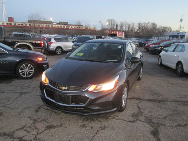 2016 Chevrolet Cruze LS FWD photo