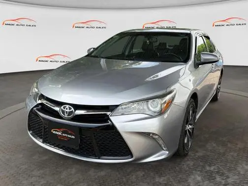 2017 Toyota Camry XSE FWD photo