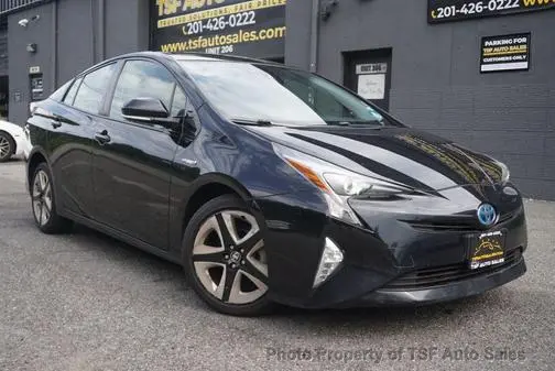 2016 Toyota Prius Three Touring FWD photo