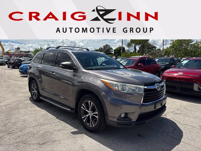 2016 Toyota Highlander XLE FWD photo