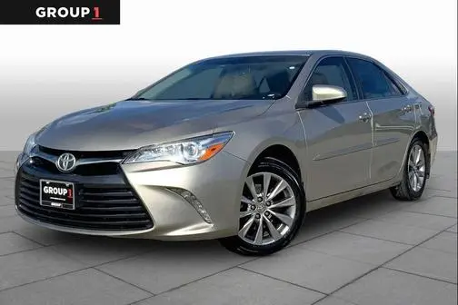 2017 Toyota Camry XLE FWD photo
