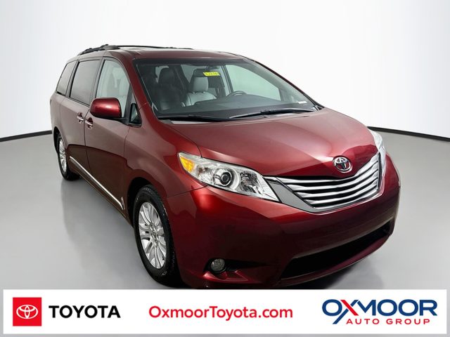 2016 Toyota Sienna XLE FWD photo