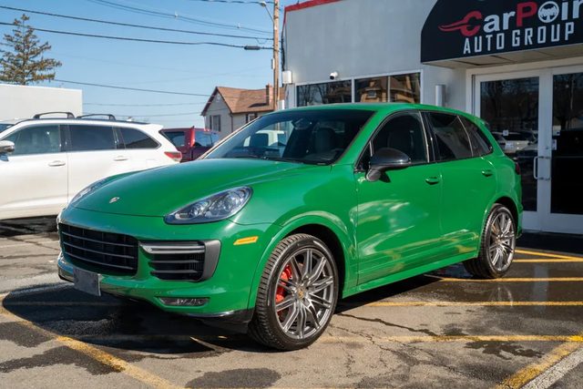 2016 Porsche Cayenne GTS AWD photo