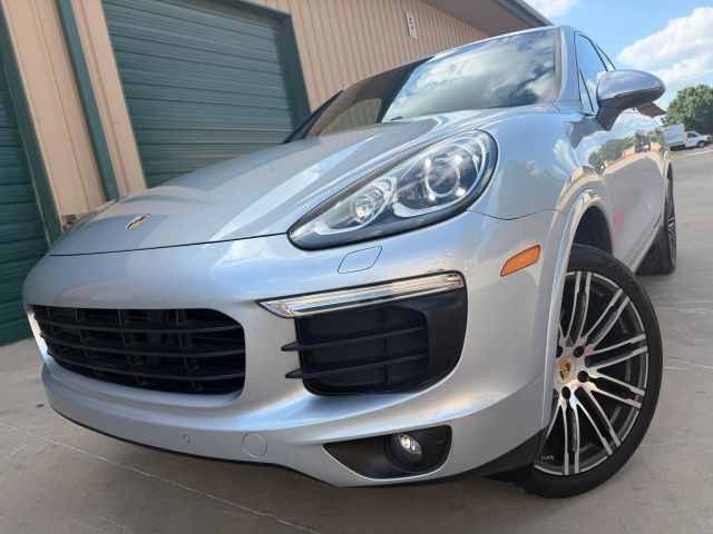 2017 Porsche Cayenne Platinum Edition AWD photo
