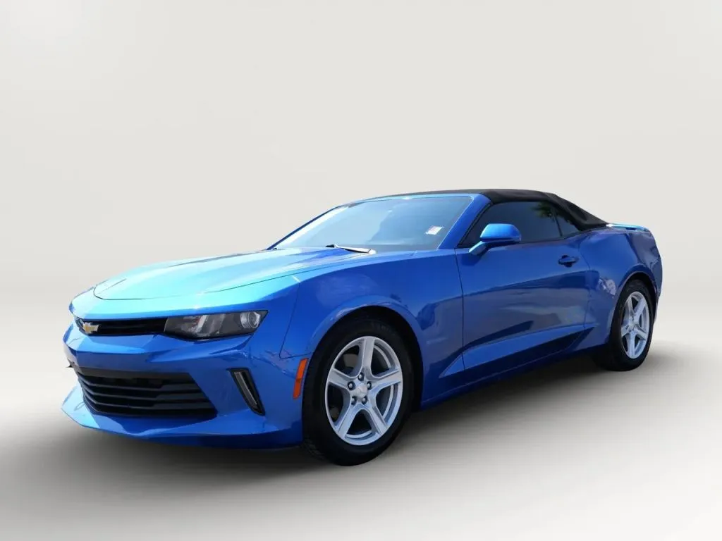 2017 Chevrolet Camaro 2LT RWD photo