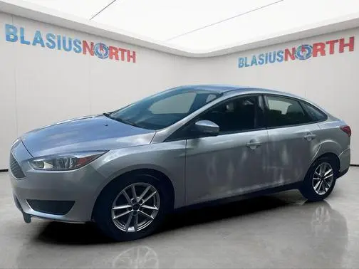 2016 Ford Focus SE FWD photo