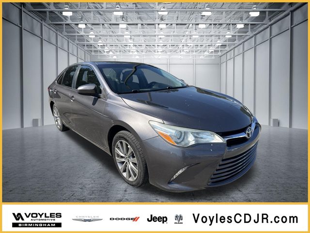 2017 Toyota Camry XLE FWD photo