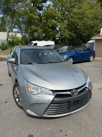 2017 Toyota Camry XLE FWD photo