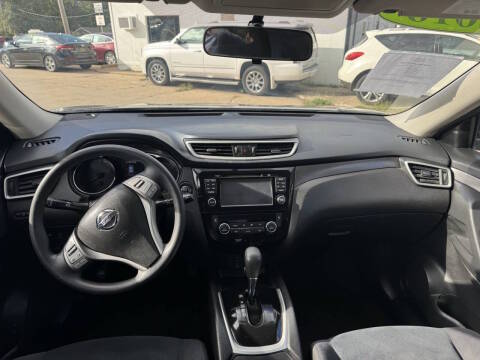 2016 Nissan Rogue SV AWD photo
