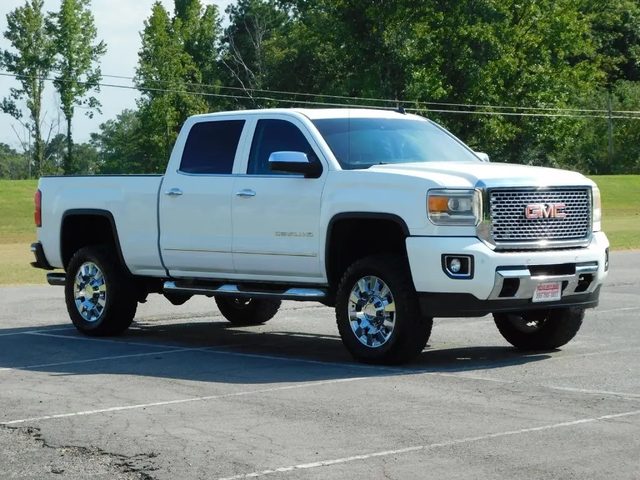 2015 GMC Sierra 2500HD Denali 4WD photo