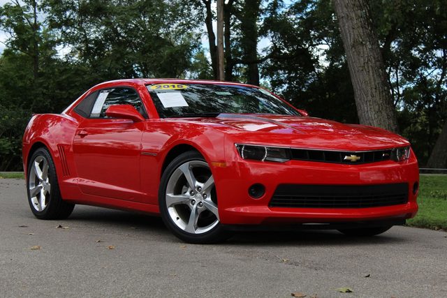 2015 Chevrolet Camaro LT RWD photo