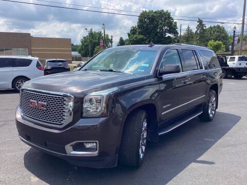 2016 GMC Yukon XL Denali 4WD photo