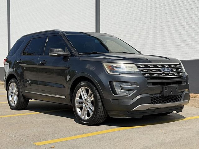2017 Ford Explorer XLT FWD photo