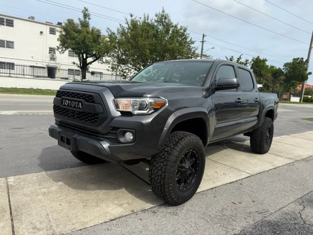 2016 Toyota Tacoma SR5 4WD photo