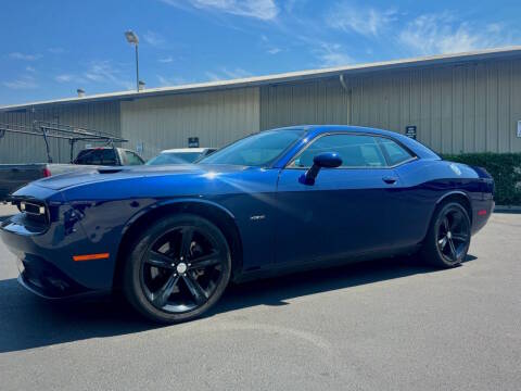 2016 Dodge Challenger R/T RWD photo
