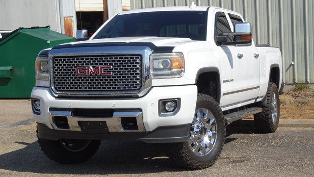 2016 GMC Sierra 2500HD Denali 4WD photo
