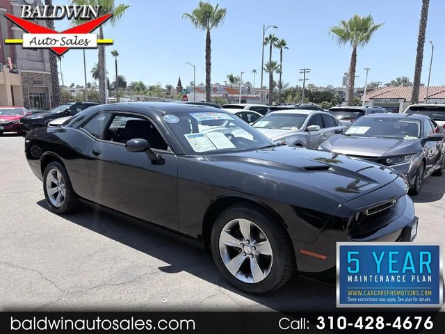 2016 Dodge Challenger SXT RWD photo