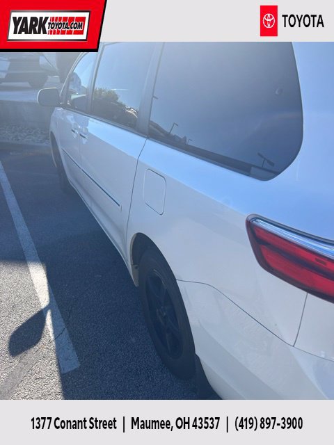 2017 Toyota Sienna XLE AWD photo