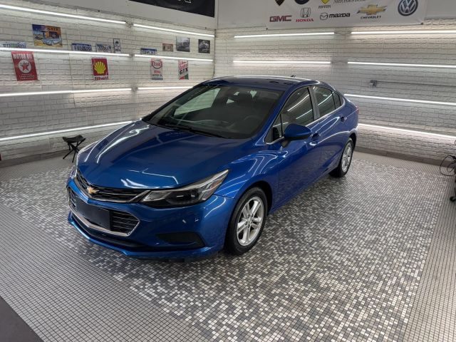 2017 Chevrolet Cruze LT FWD photo