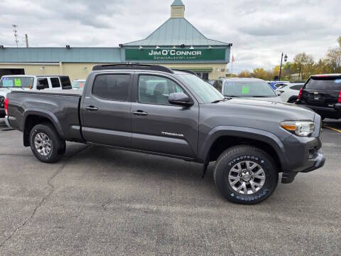 2017 Toyota Tacoma SR5 4WD photo