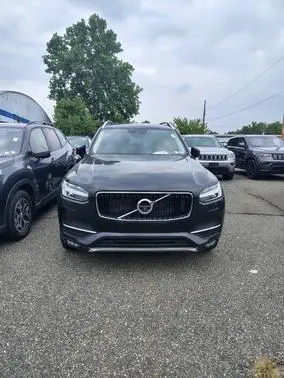 2016 Volvo XC90 T6 Momentum AWD photo