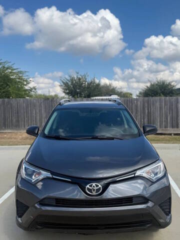 2016 Toyota RAV4 LE FWD photo