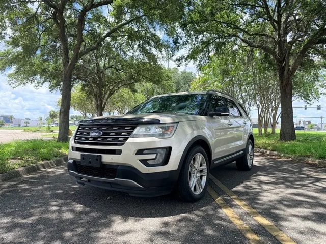 2017 Ford Explorer XLT 4WD photo
