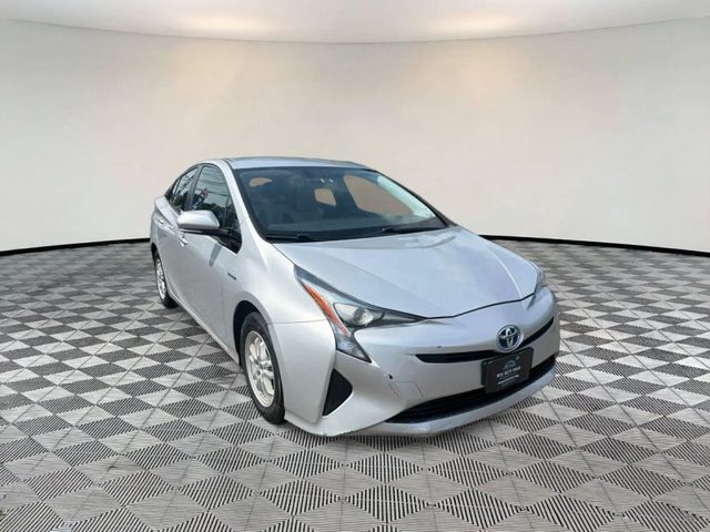 2016 Toyota Prius Three FWD photo